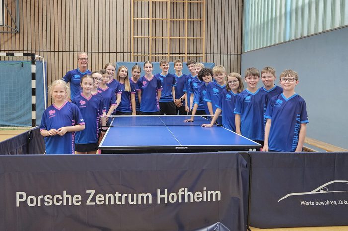 Tischtennis: Große Unterstützung durch das Porsche Zentrum Hofheim